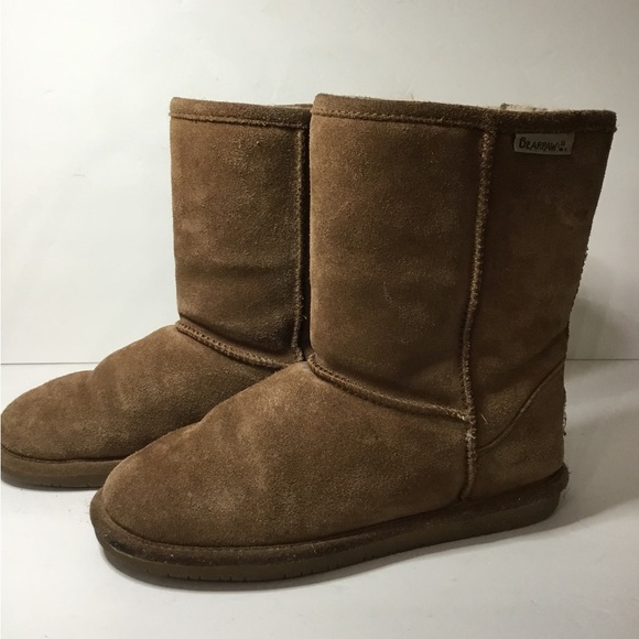 BearPaw Emma Short Suede Sheepskin Slip On Boots Size 9 EUC - Picture 1 of 8